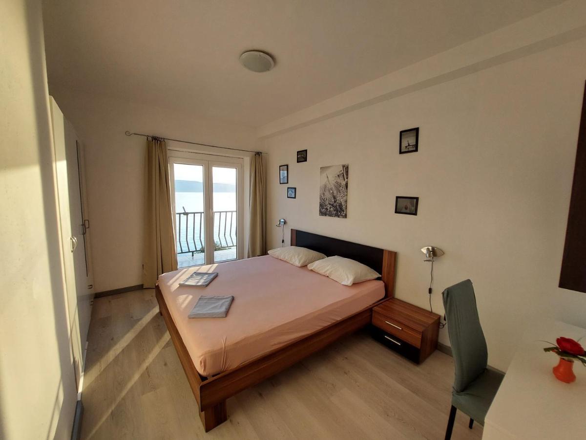 Apartment Denis Senj  Exterior foto